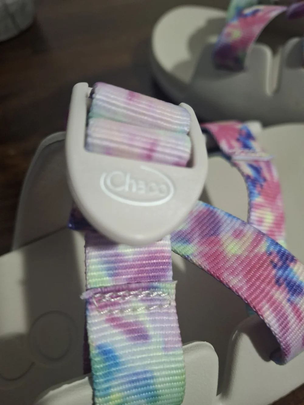 Chaco Beige Slide Sandals with Multicolor Tie-Dye Straps Size 6.